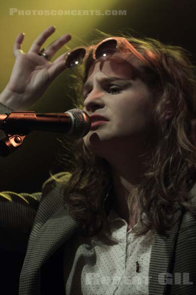 CHRISTINE AND THE QUEENS - 2011-04-12 - PARIS - La Fleche d'Or - 